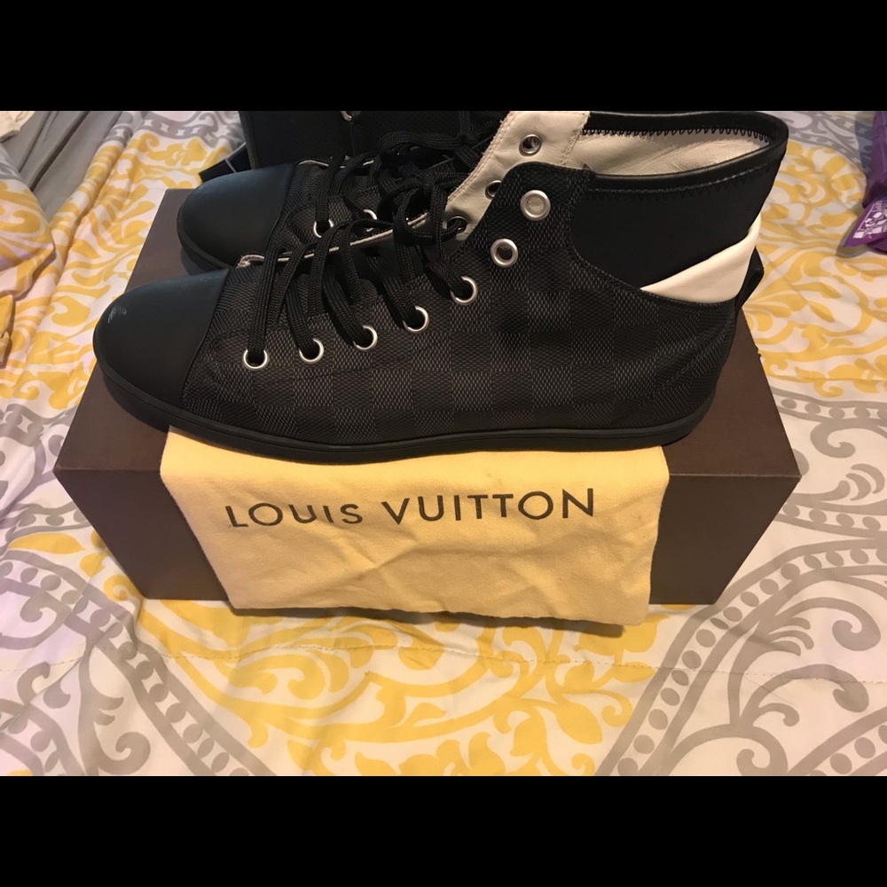 🔥🔥Louis Vuitton High Top Sneakers🔥🔥Set Price